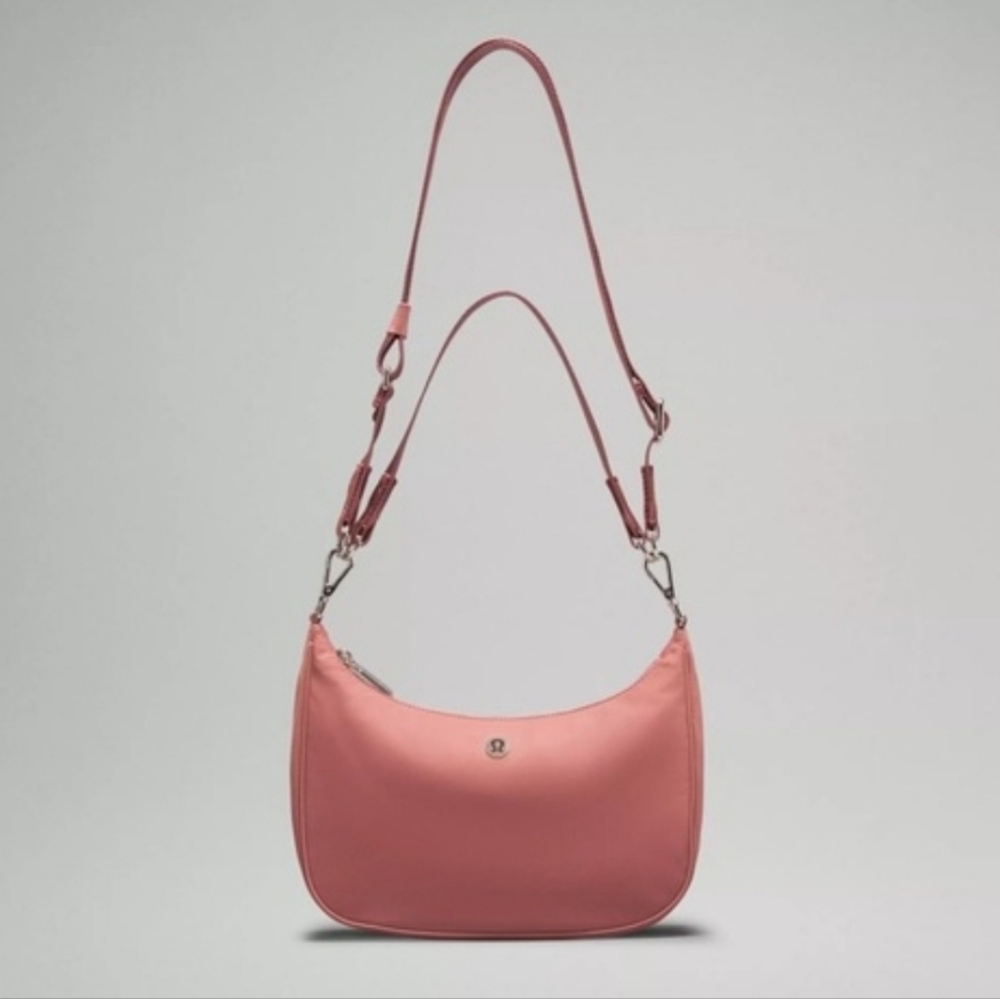 Lululemon City Essentials Crossbody / Shoulder Bag in Spiced Chai 3L Like New